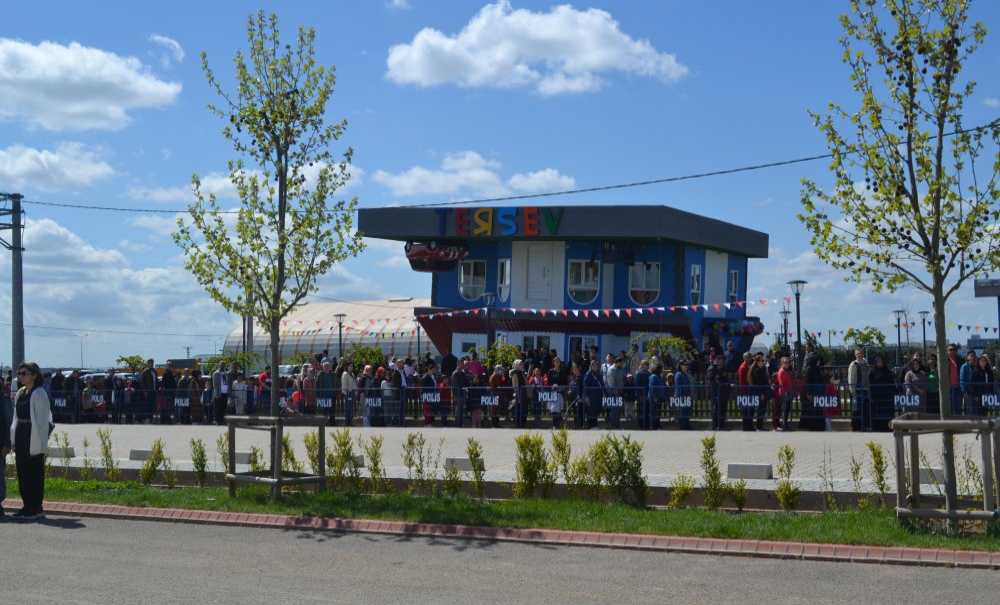 Çorlu Belediyesi Ters Evin Açılışını Yaptı
