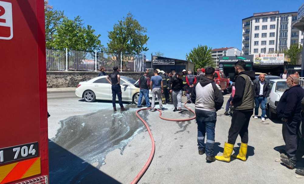 Yanan Araca İtfaiye Ekipleri Müdahale Etti