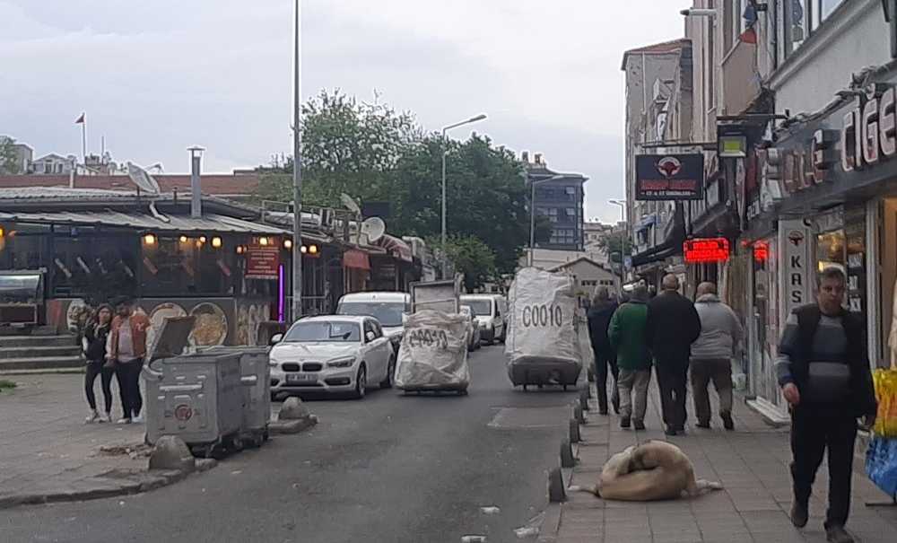 Yolu Kapatan Çekçekçilere Sürücüler Tepki Gösterdi