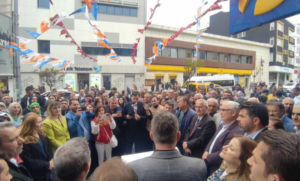 “Kaçli Masa Olduklari Belli̇ Deği̇l”