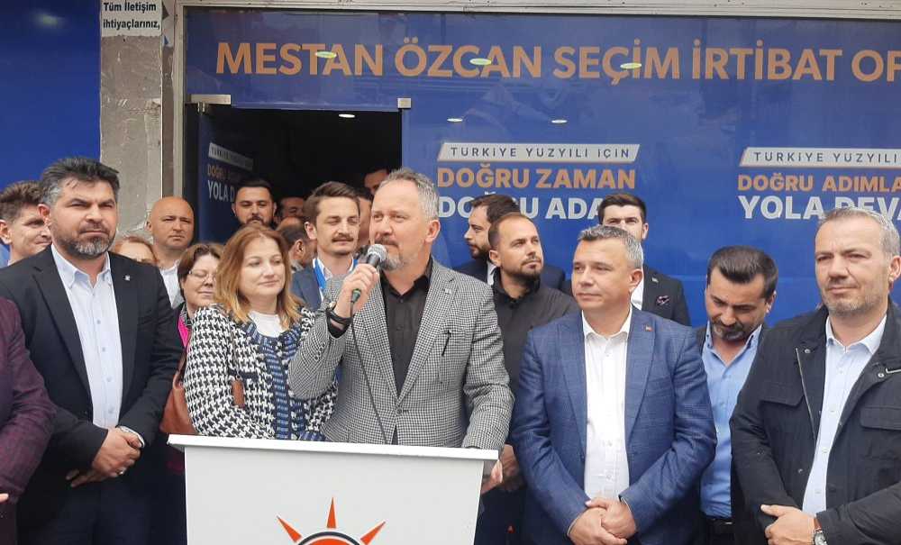 “Kaçli Masa Olduklari Belli̇ Deği̇l”