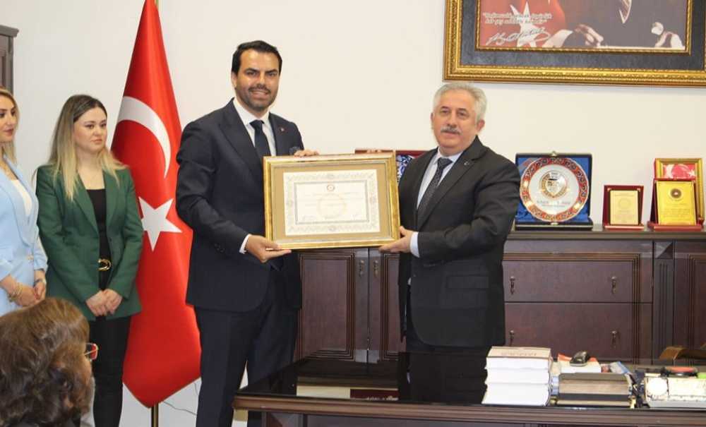 Ak Partili Vekiller Mazbatalarını Aldı