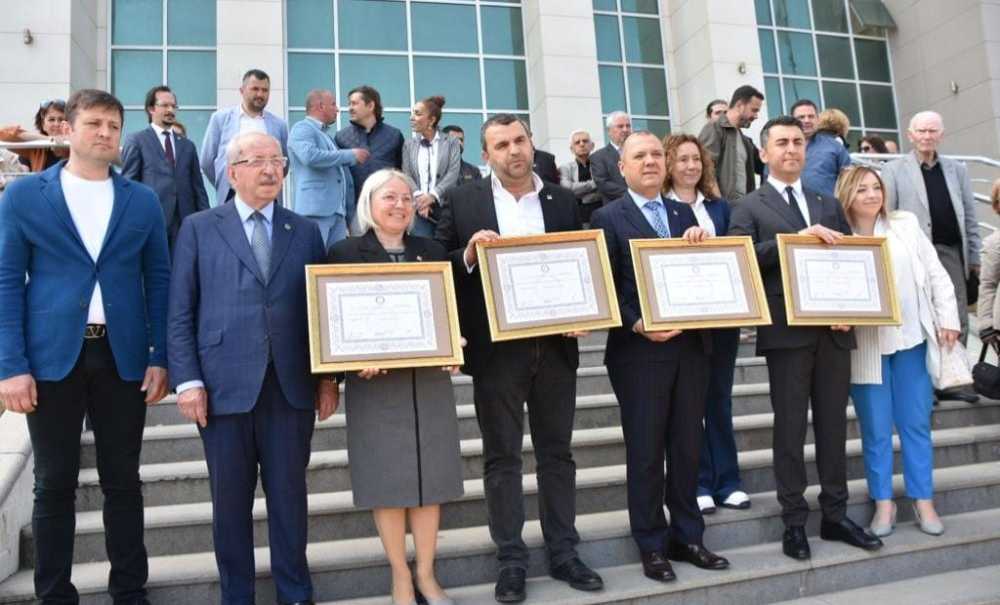 Chp'li Vekiller Mazbatalarını Aldı