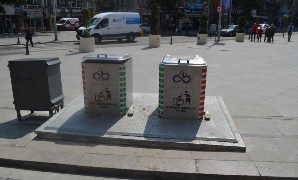 100'E Yakın Çöp Konteynırı Yer Altına Alındı