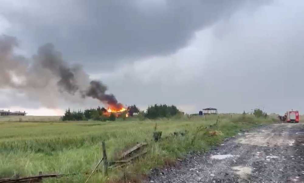Önerler Mahallesi'ne Yıldırım Düştü