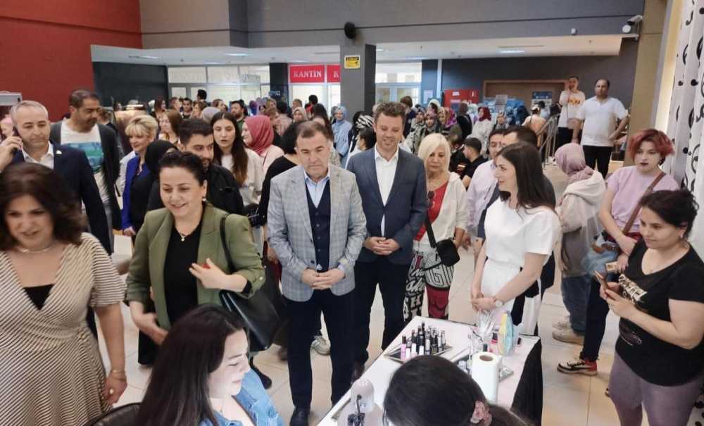 Yılsonu Sergisi Büyük Beğeni Gördü