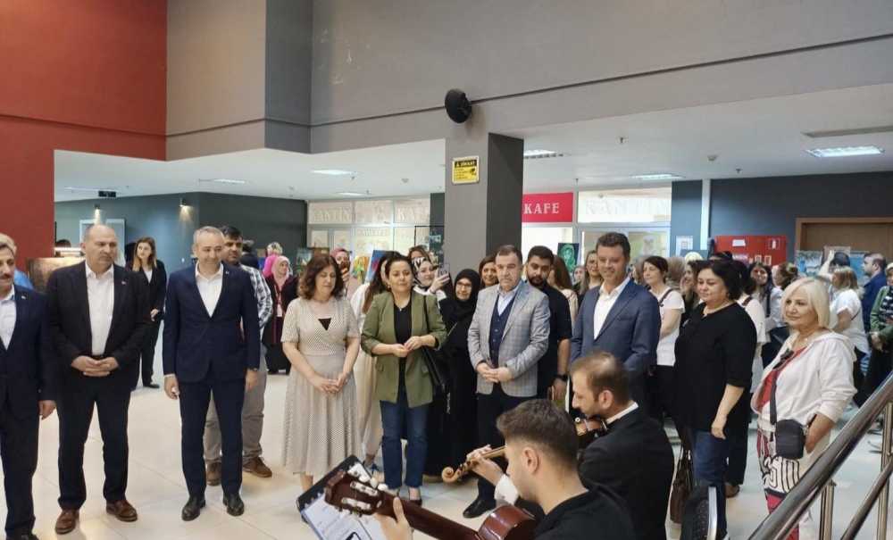 Yılsonu Sergisi Büyük Beğeni Gördü