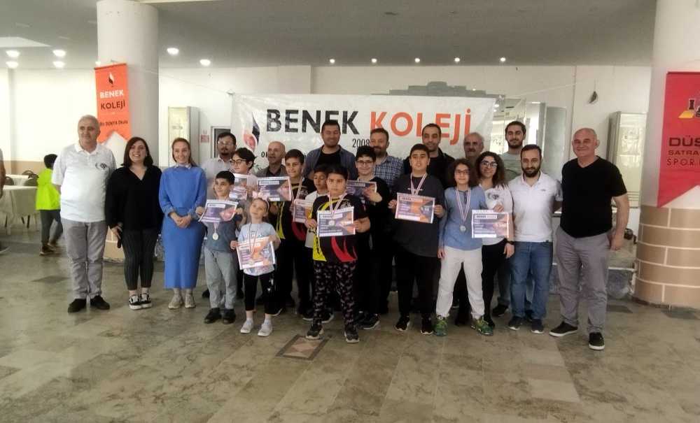 Satranç Turnuvasında Çocuklar Beyin Fırtınası Yaptı