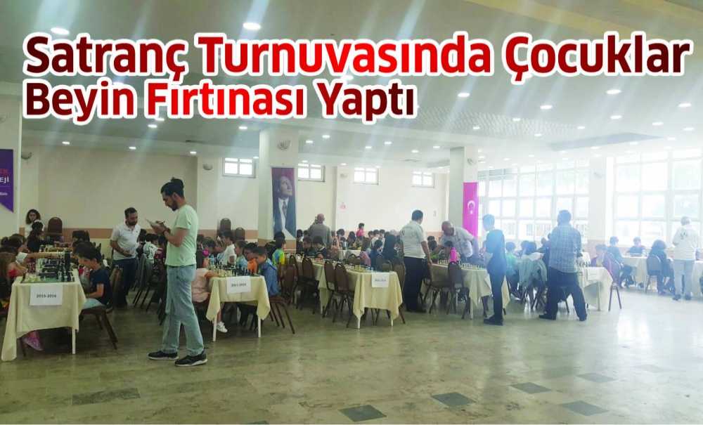 Satranç Turnuvasında Çocuklar Beyin Fırtınası Yaptı