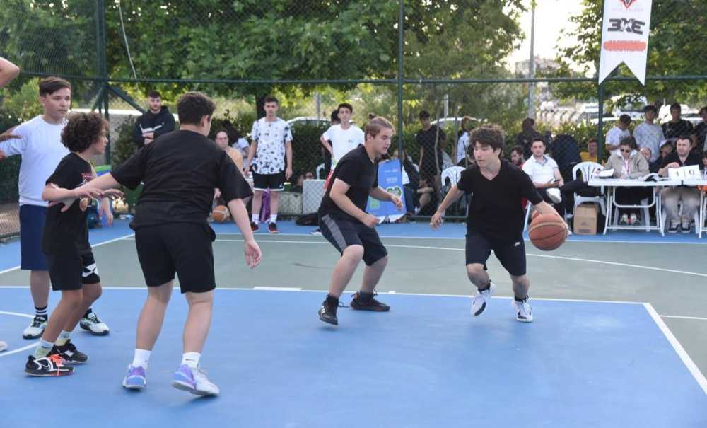 Dereceye Girenlere Ödülleri Verildi