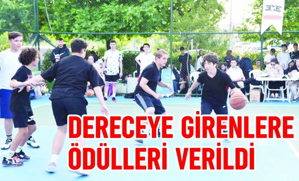 Dereceye Girenlere Ödülleri Verildi
