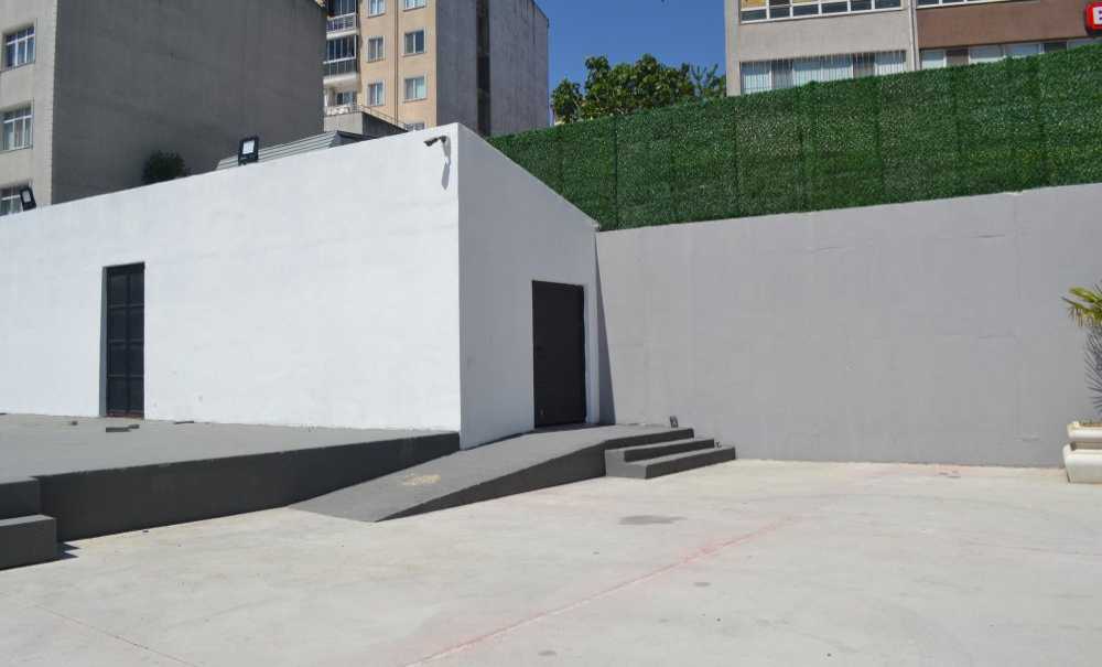 Sahnede Sorunlar Bitmek Bilmiyor!