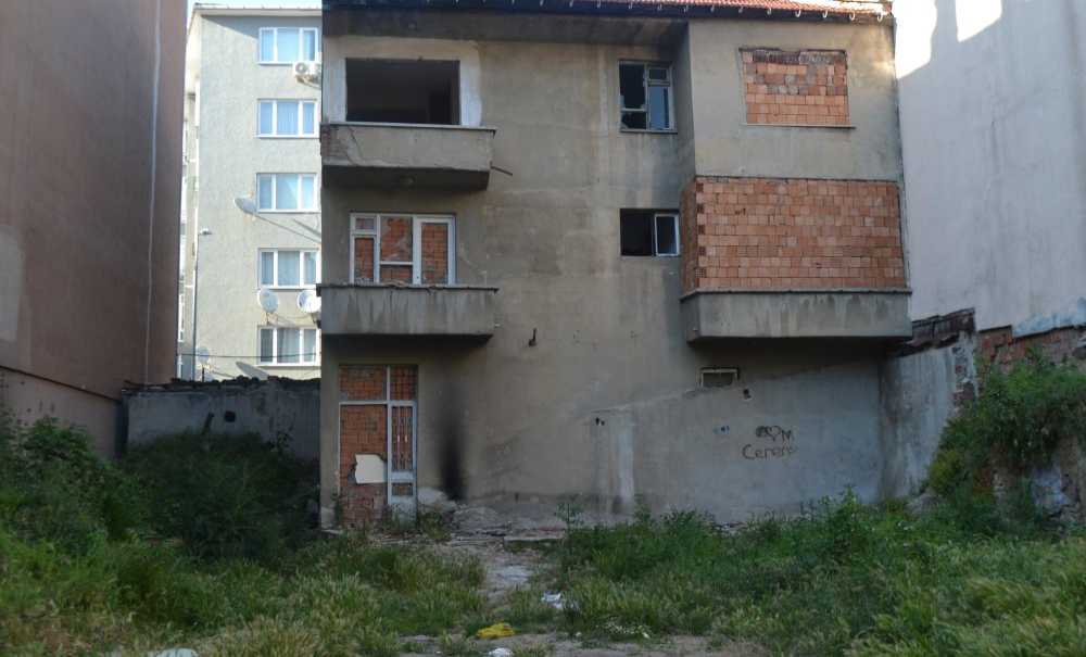 Binaya Geçici Çözüm Bulundu