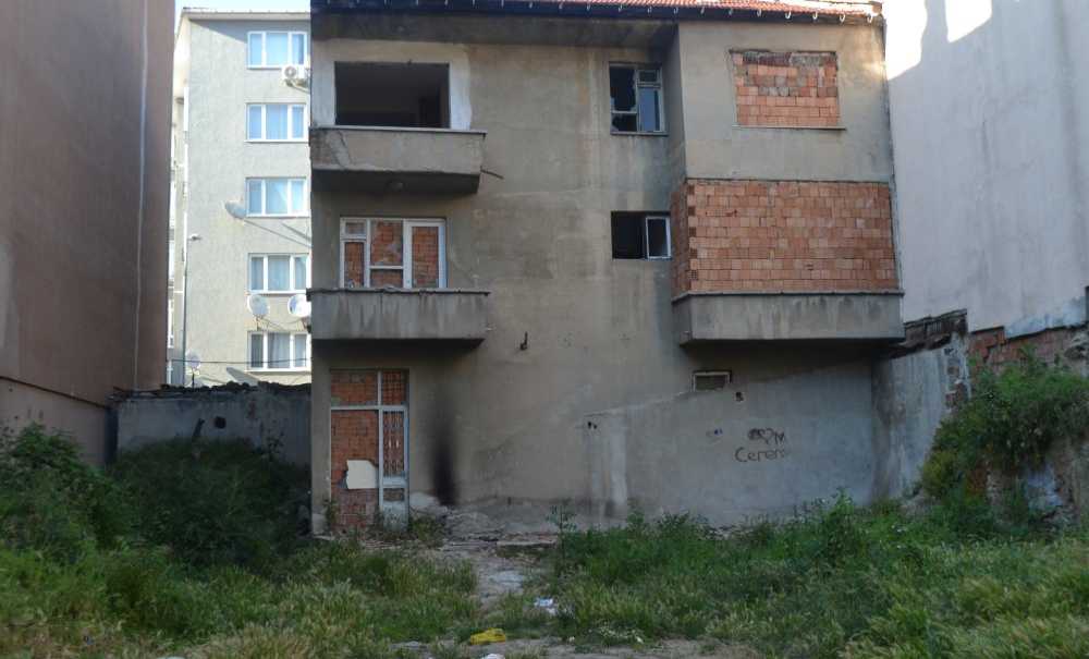 Binaya Geçici Çözüm Bulundu