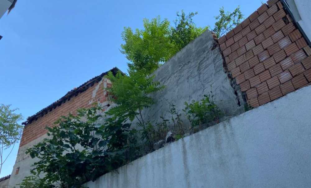 Duvarda Dengesini Kaybetti Beton Zemine Düştü!