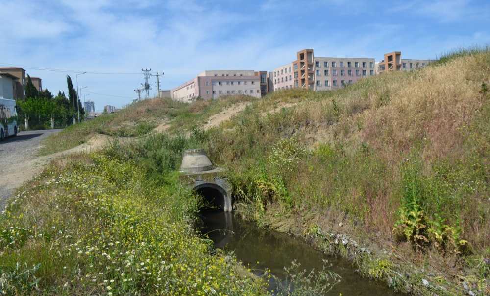 Açıktan Akan Dere Endişelendiriyor