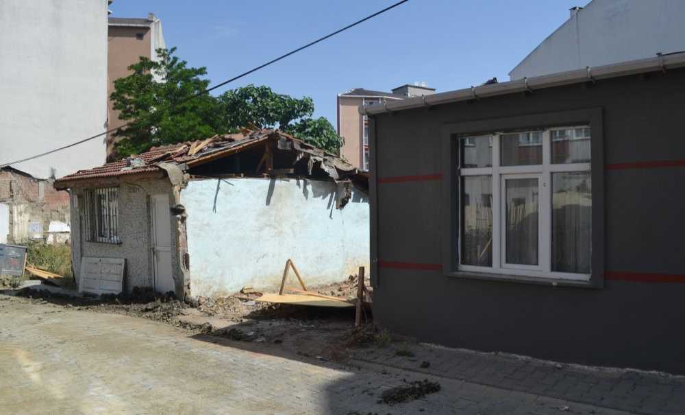 Yıkılınca, Mahalleli Rahat Bir Nefes Aldı