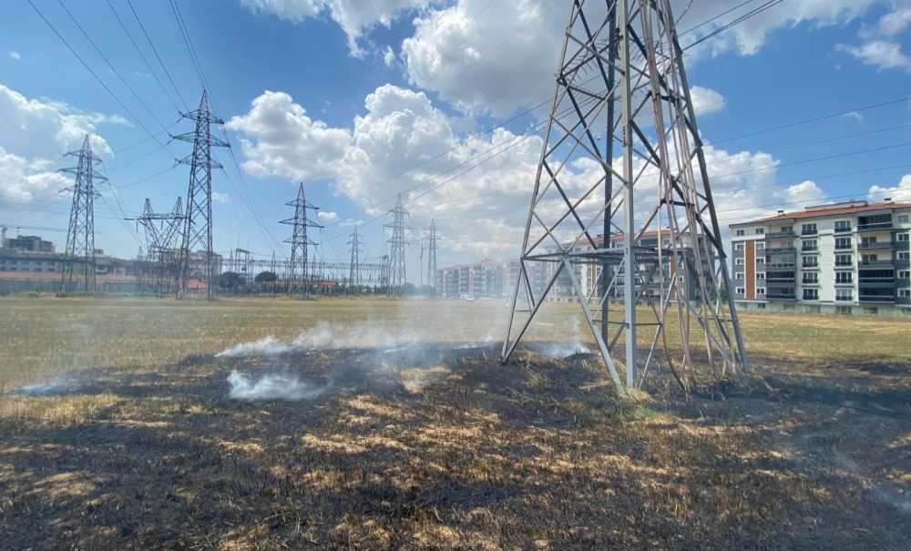 Yüksek Gerilim Hattı Yangına Sebebiyet Verdi
