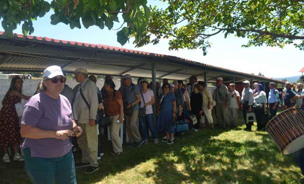 Cem Vakfı'ndan Komşuya Büyük Destek