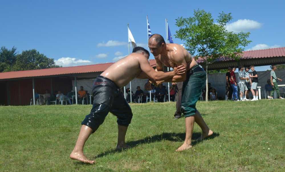 Cem Vakfı'ndan Komşuya Büyük Destek