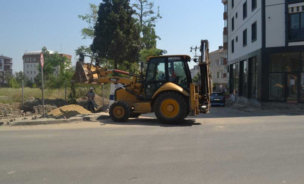 Elektrik Hatlarının Geçtiği Kaldırımlar Yenilendi