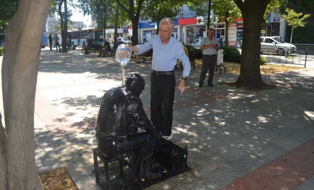 Belediyenin İşini Vatandaş Yapıyor