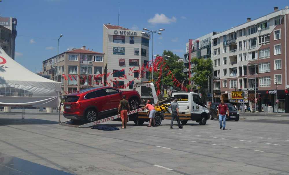 2 Ay Sergi̇lenen Togg, Kaldirildi