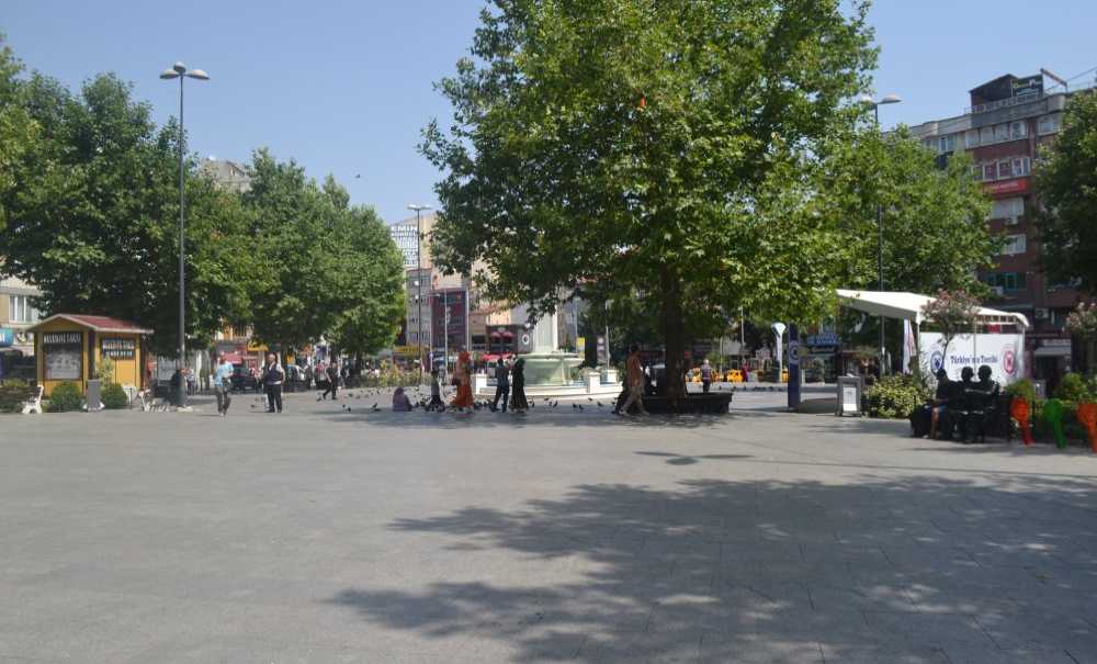 Sıcaklar Nedeniyle Meydanlar Ve Caddeler Boş Kaldı