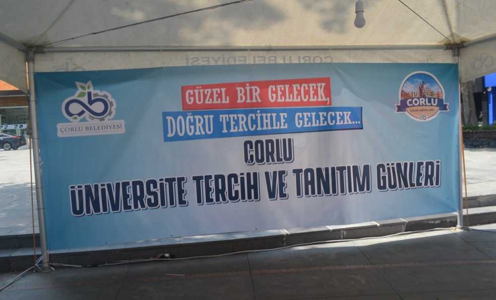 Cumhuriyet Meydanına Üniversite Tanıtım Stantları Konuldu