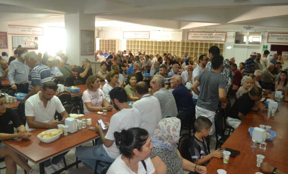 Aşure Programına Yoğun Katılım Oldu