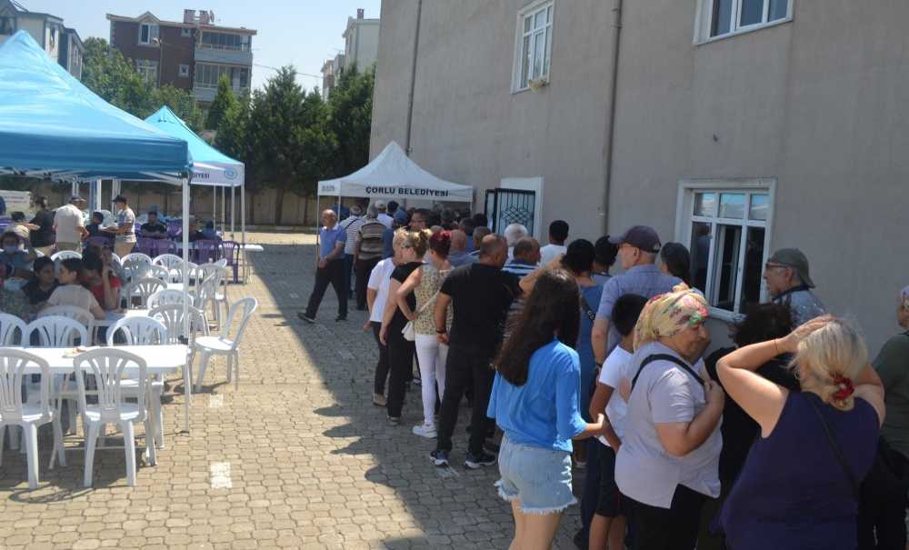 Aşure Programına Yoğun Katılım Oldu