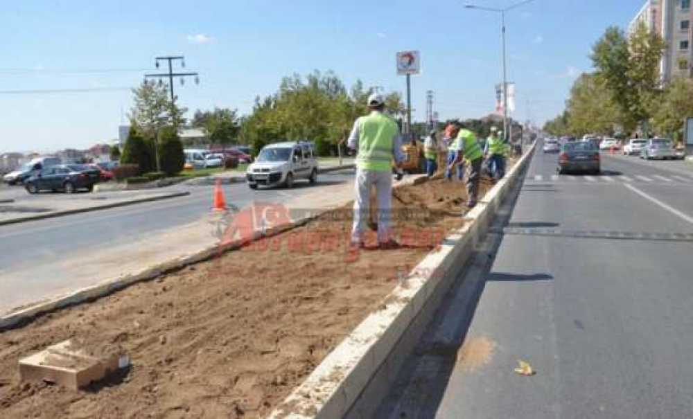 Çorlu Belediyesi Orta Kaldırımları Tamamlıyor