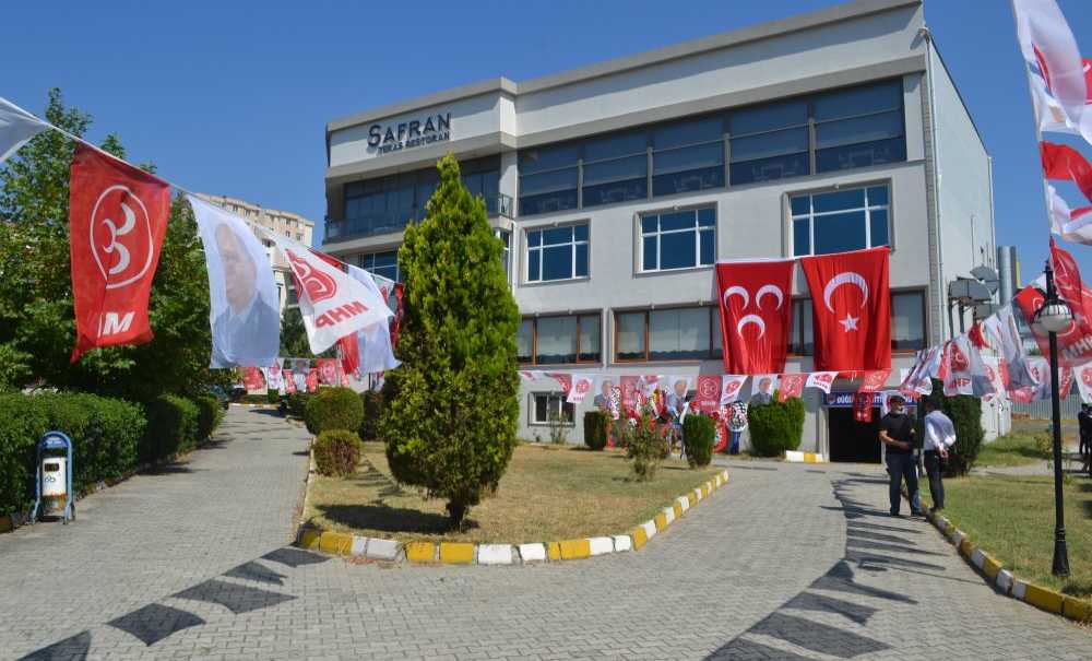 Mhp'de Bayrak Değişimi