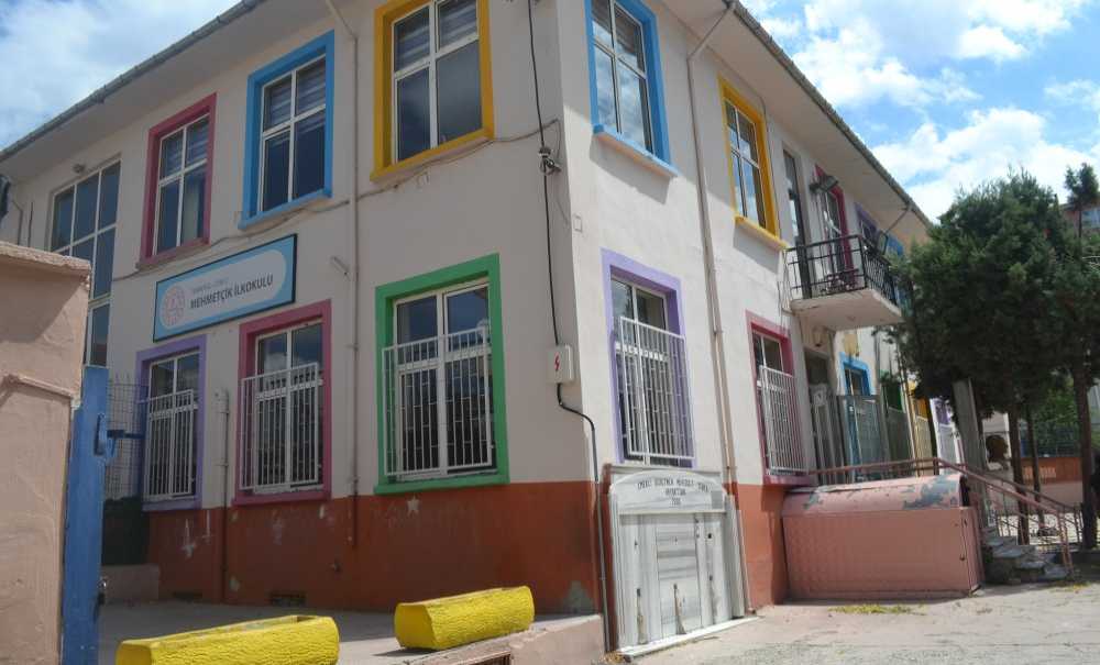 Mehmetçik Okulu Yıkılmaya Hazırlanıyor
