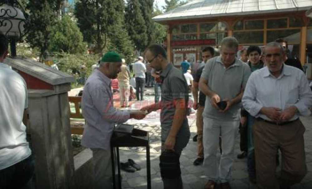 Çorlu`da Cemaatten 57. Alay Camii`ne Yardım