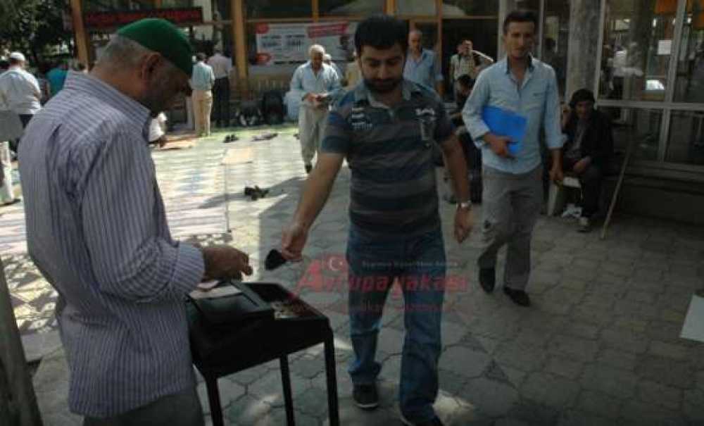 Çorlu`da Cemaatten 57. Alay Camii`ne Yardım