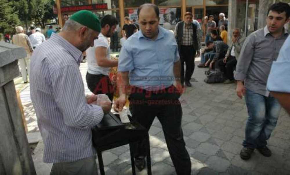 Çorlu`da Cemaatten 57. Alay Camii`ne Yardım