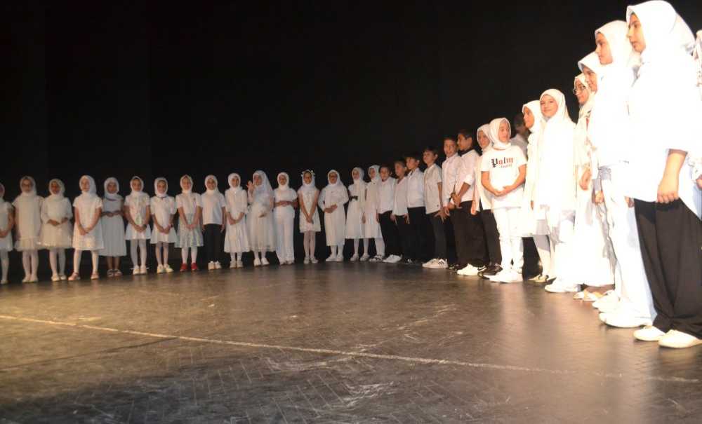 600 Öğrenci Yaz Okullarından Mezun Oldu