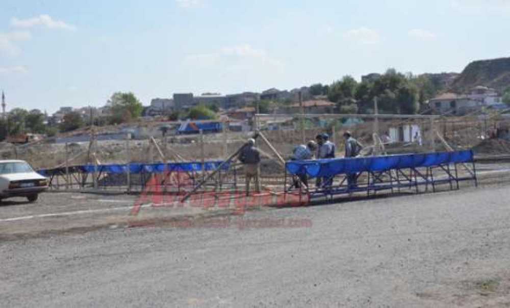 Hayvan Pazarında Dört Dörtlük Çalışmalar