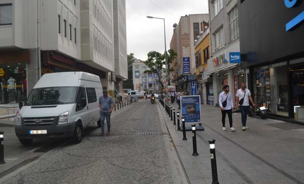 Cadde Yapboz Tahtasına Döndü