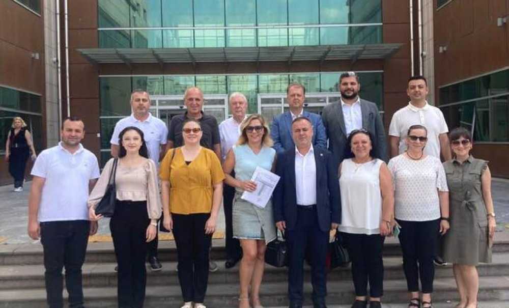 Cüneyt Akar Mazbatasını Alıp, Göreve Başladı