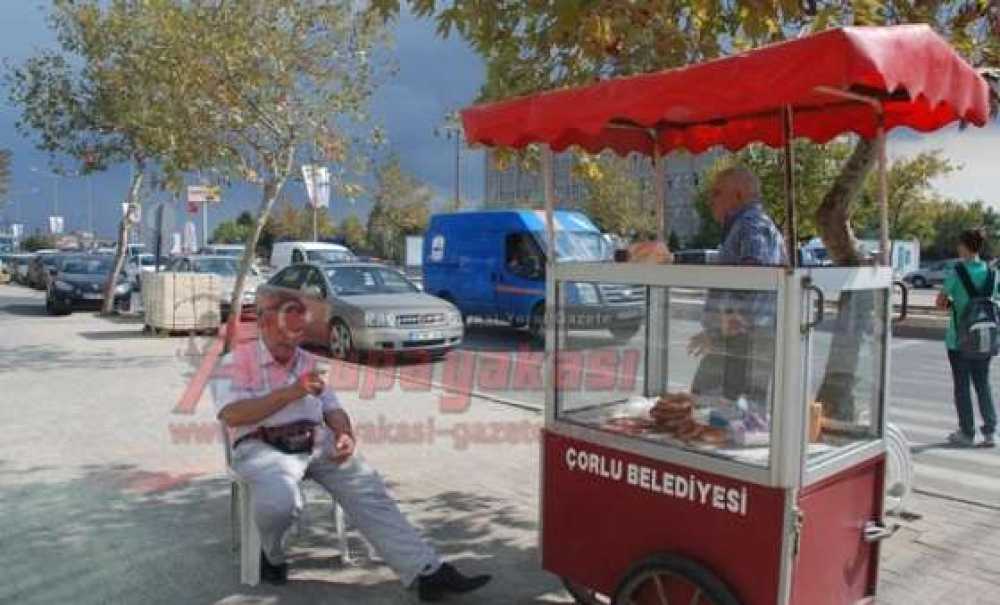 10 Yıllık Simitçiden Esnaflara Ders: