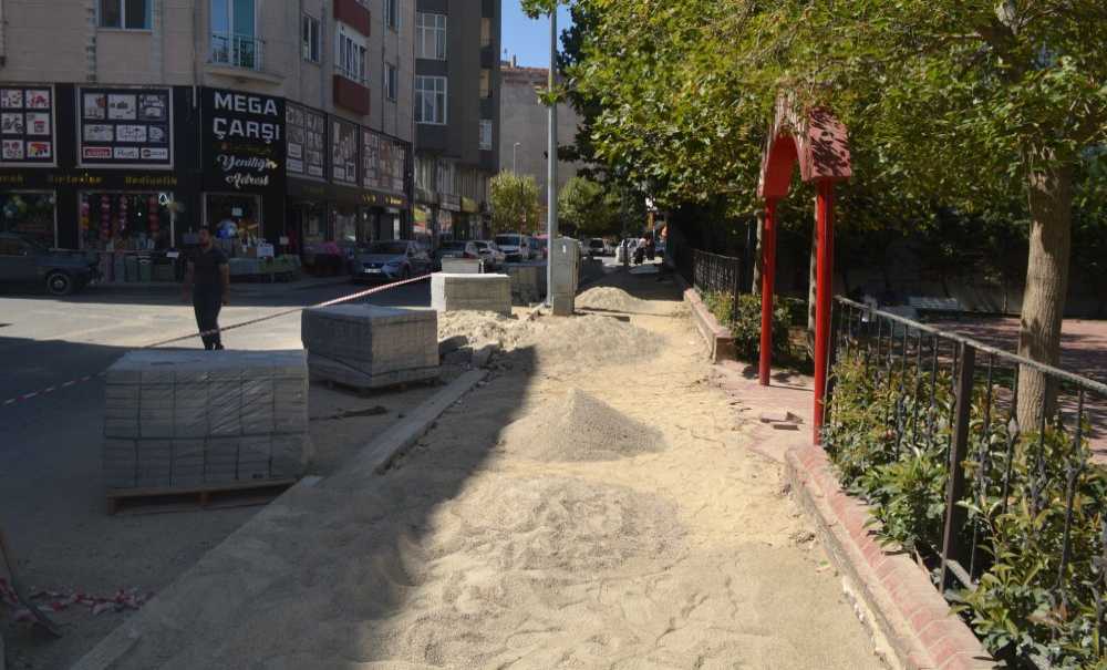 Kaldırım Çalışmaları Devam Ediyor