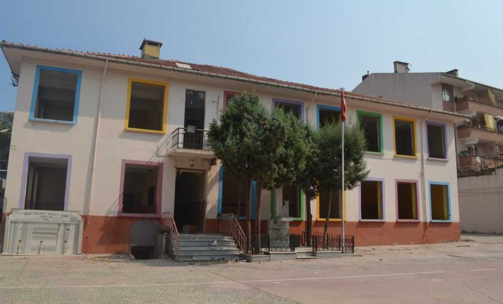 Mehmetçik Okulunun Yıkımına Başlandı