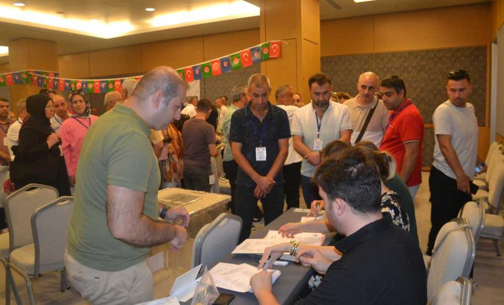 Gültekin Bozan Yeniden Başkanlığa Seçildi