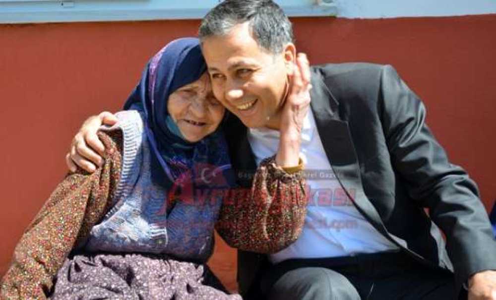 Vali Yerlikaya'dan 1 Ekim Dünya Yaşlılar Günü Mesajı