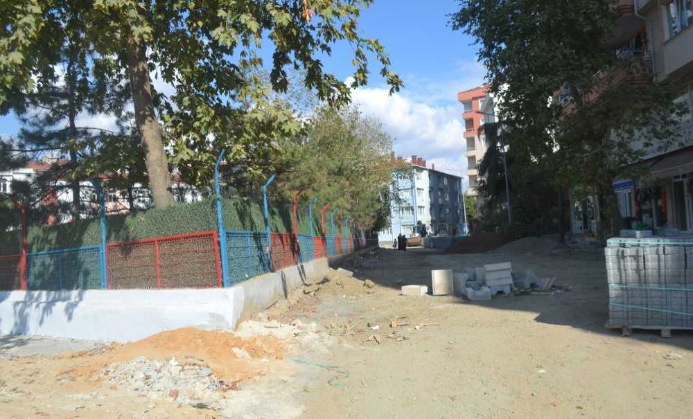 Çorlu Belediyesi Öğrencileri Toz Toprak İçinde Bıraktı