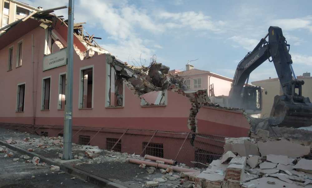 Öğrenciler İkili Eğitime Mahkûm Edildi