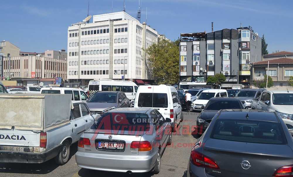 Açık Otopark Dolup Taşıyor