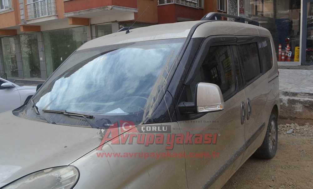 Tozdan Arabaların Rengi Değişti